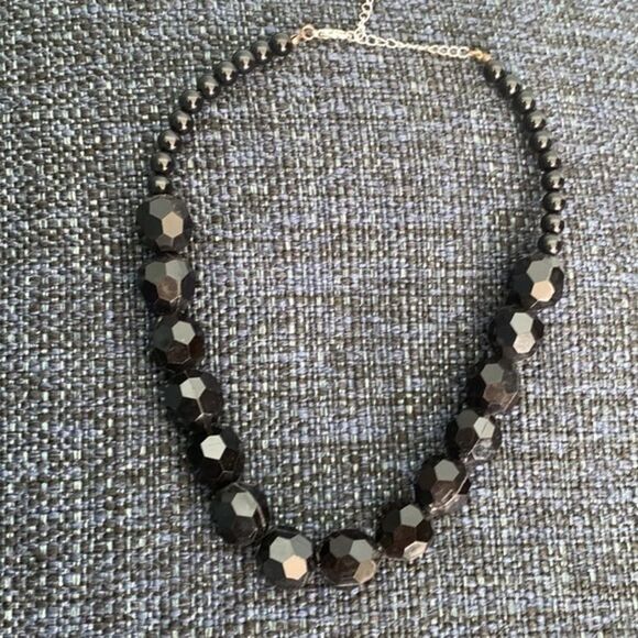 Vintage black faceted bead set - Picture 6 of 8